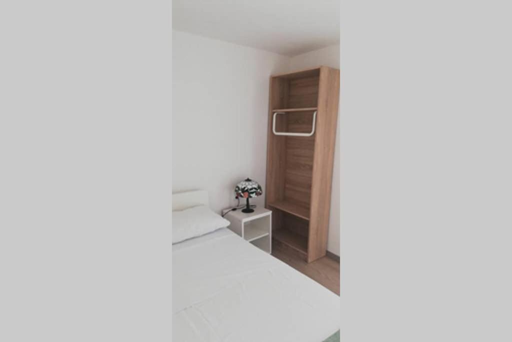 Apartman Novalja Buitenkant foto